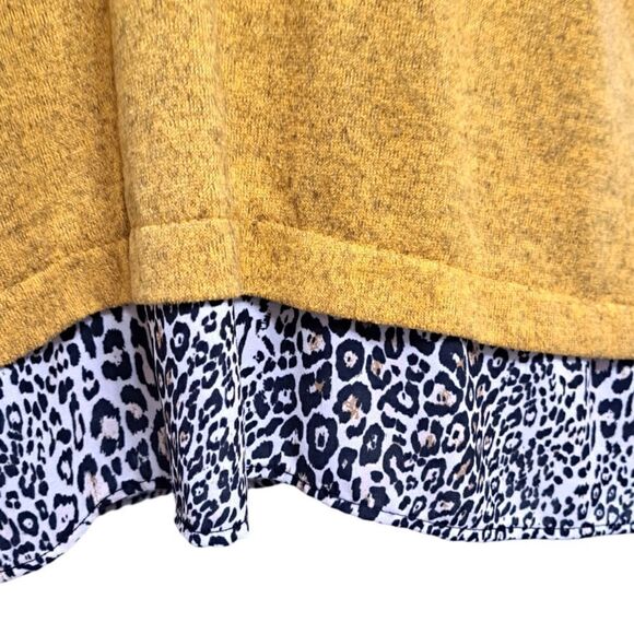 Notations Light Weight Tunic - Picture 3 of 9